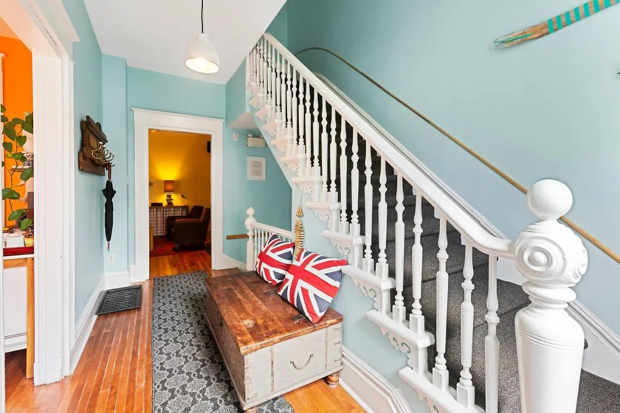 *** Hotel Auberge Chateau Des Tourelles Quebec City Canada