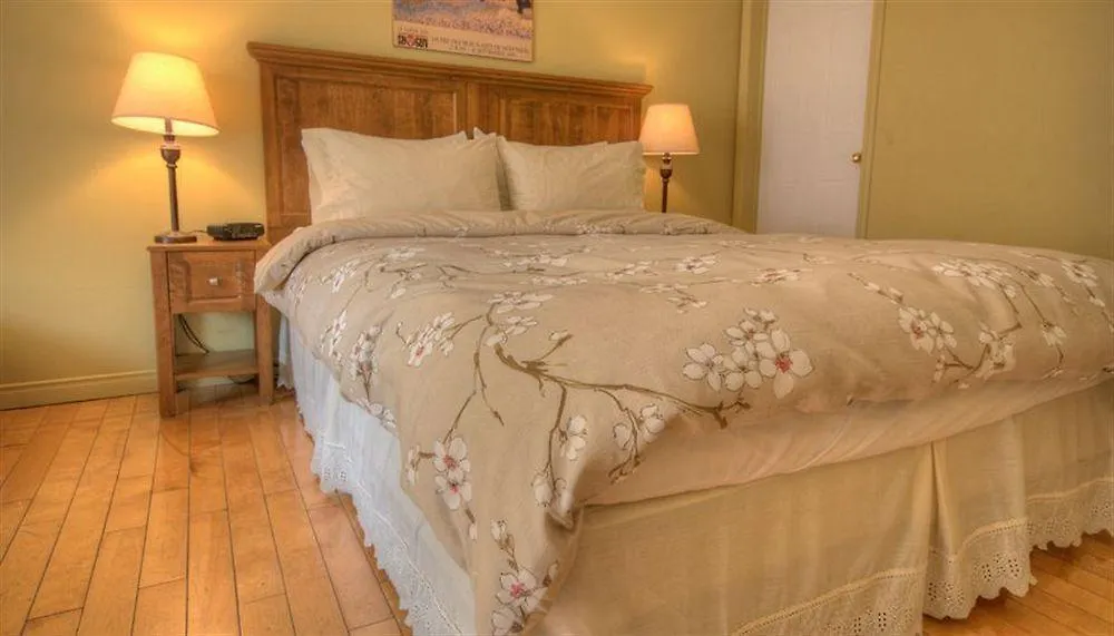 Auberge Chateau Des Tourelles Québec Hotell
